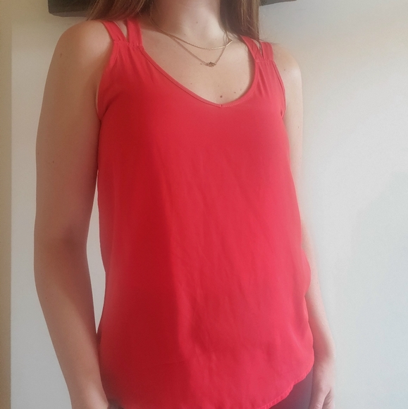 Red camisole - Picture 4 of 5